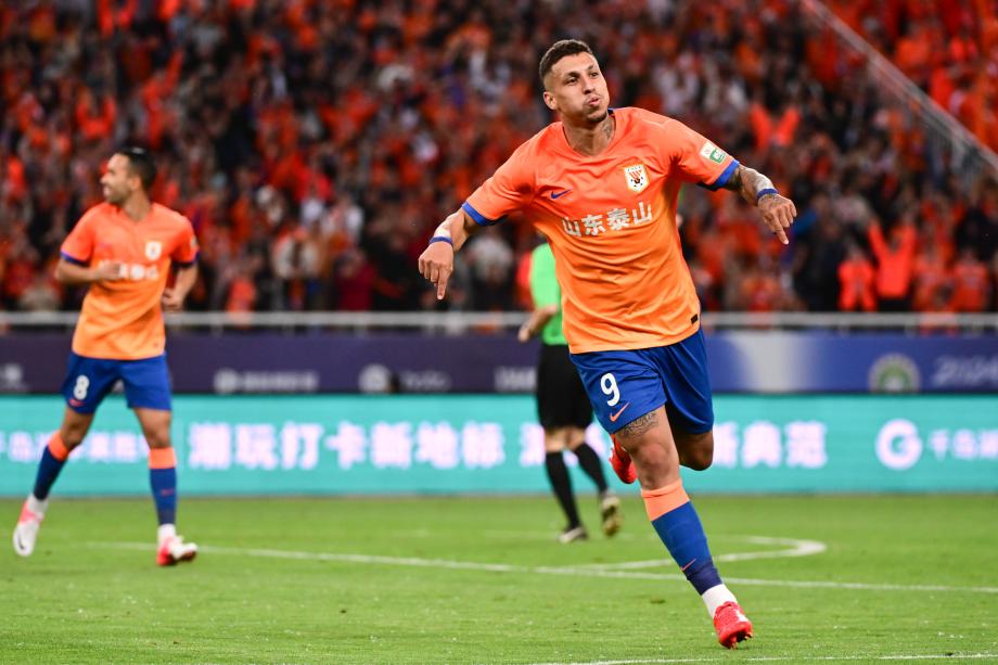 中超-克雷桑帽子戏法 山东泰山3-1南通支云