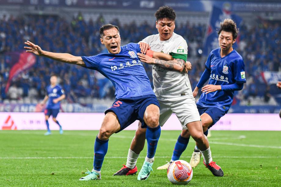 路易斯双响 十人申花4-0十人浙江新赛季10轮不败