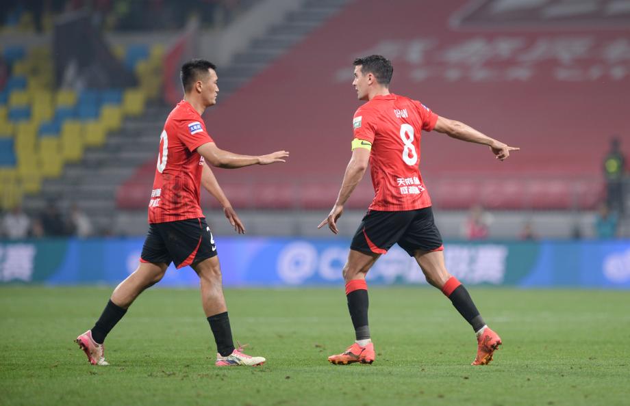 周定洋传射韦世豪破门 成都蓉城战胜河南队