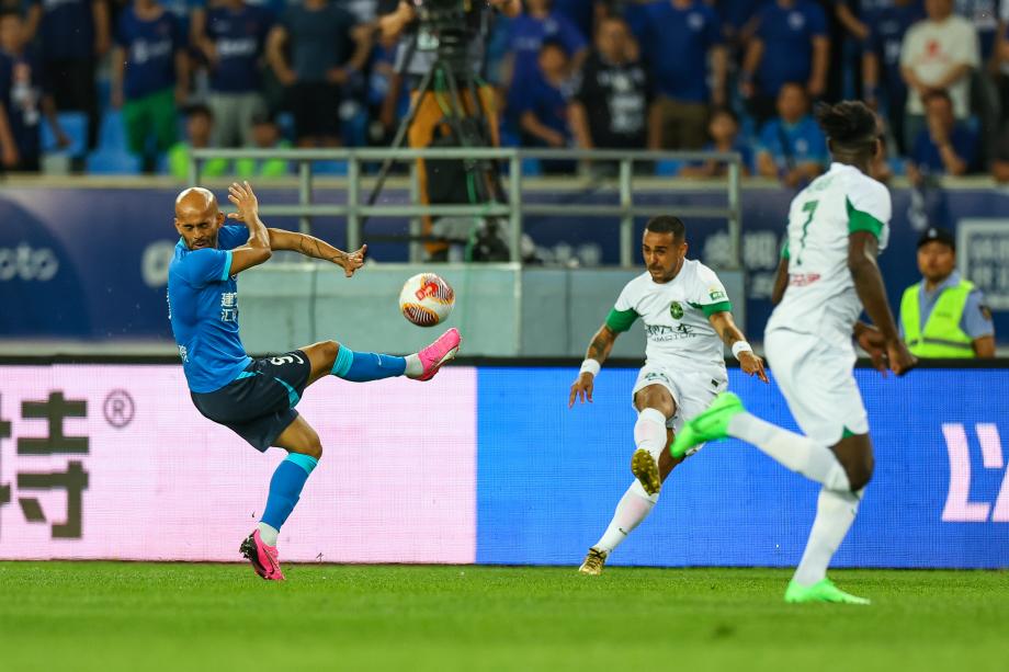 中超-莱昂纳多制胜 沧州0-1不敌浙江5轮不胜