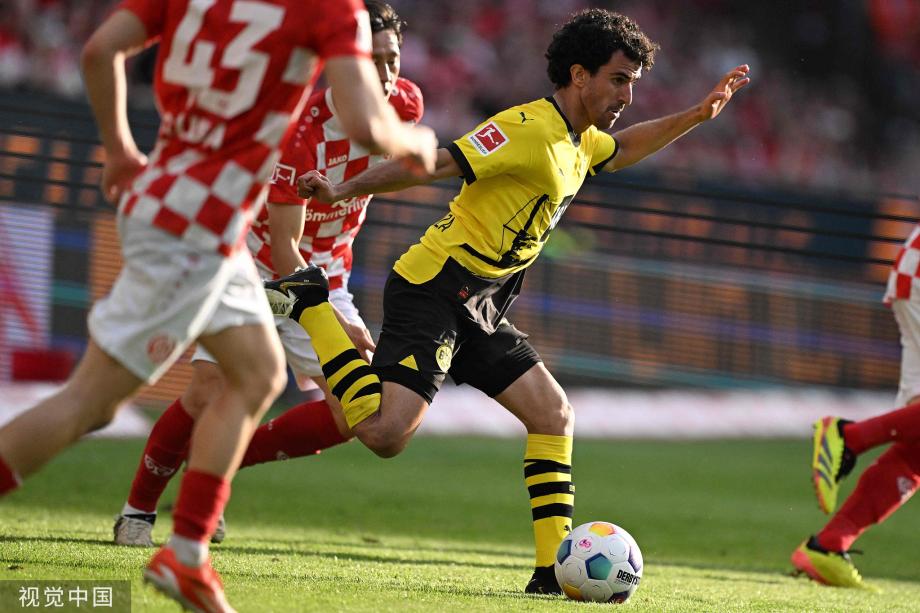 李在成梅开二度 多特后防集体梦游0-3美因茨