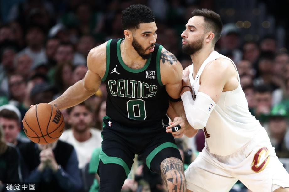 塔图姆25+10莫布利33分 凯尔特人淘汰骑士