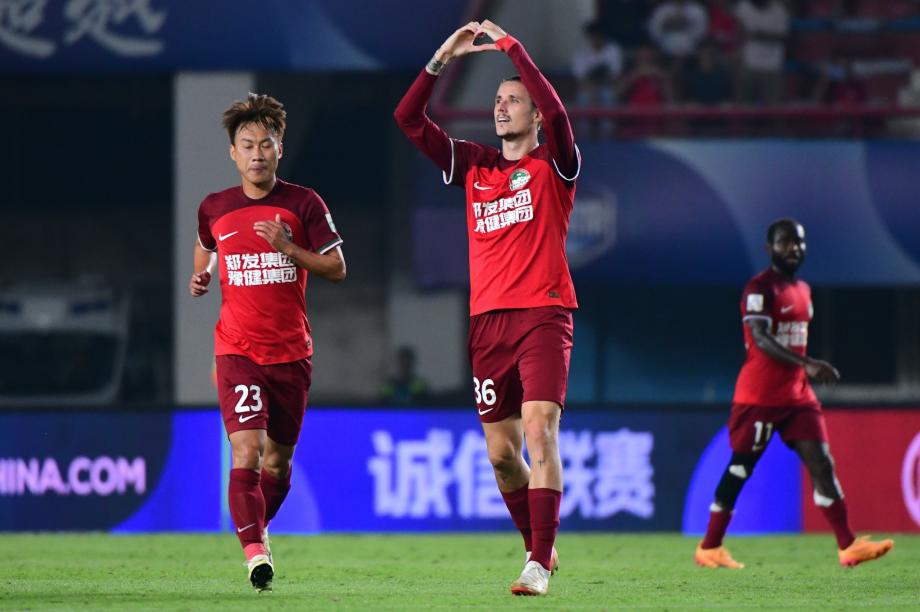中超-谢鹏飞破门吴曦建功 申花2-1送河南5连败