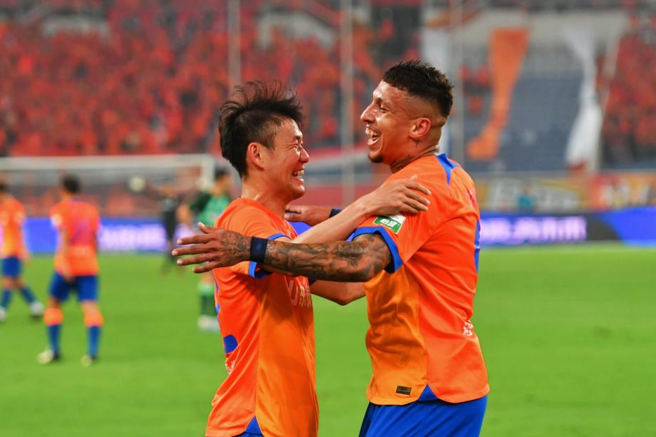 克雷桑建功李源一郑铮进球 泰山3-0浙江8轮不败