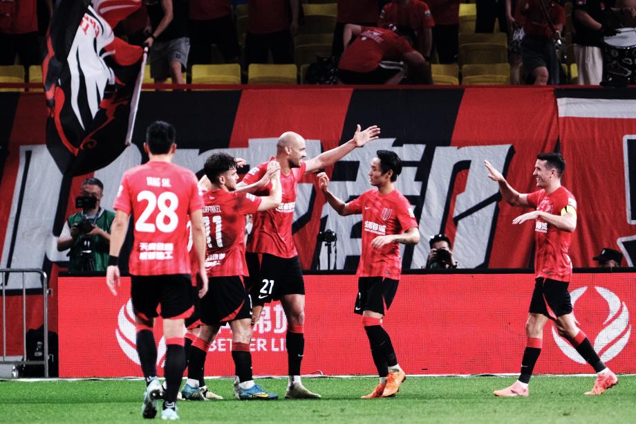 艾克森韦世豪双响 成都蓉城7-0大胜青岛西海岸