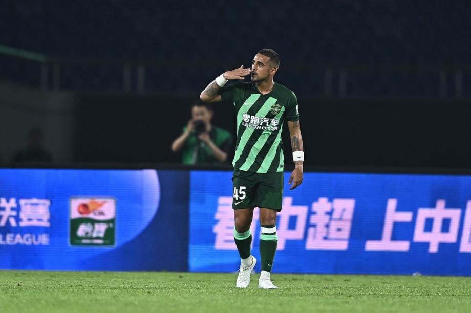 中超-莱昂纳多双响高迪破门 浙江队3-1逆转亚泰