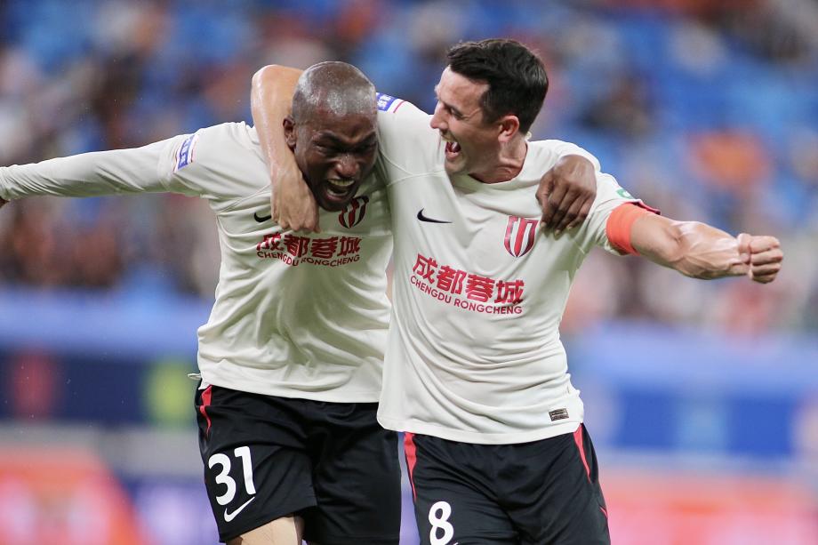 中超-罗慕洛双响费利佩造3球 蓉城5-1大胜海牛