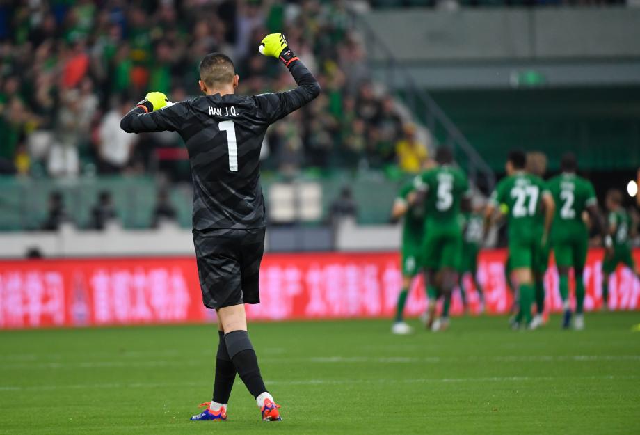 阿德本罗进球法比奥破门 国安两球完胜泰山