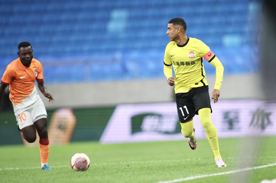 中超-阿兰破门难救主 青岛德比大战海牛3-1西海岸