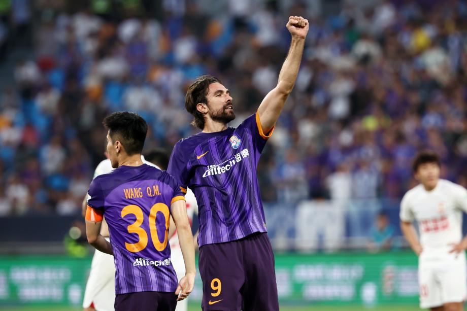 各打半场好球 天津津门虎主场战平长春亚泰