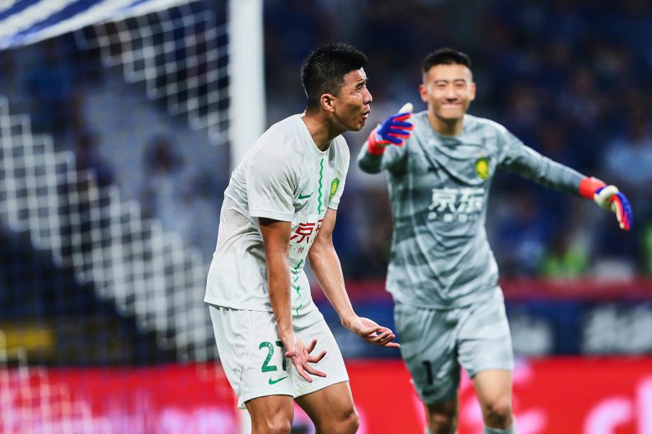 足协杯-特谢拉建功张玉宁破门 申花2-1国安进四强