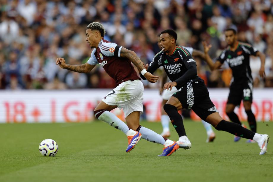 特罗萨德托马斯破门 阿森纳2-0维拉两连胜