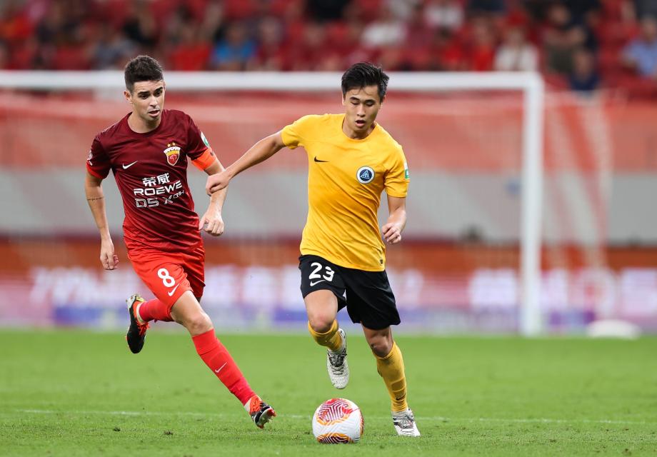 武磊冯劲破门 上海海港2-0深圳新鹏城