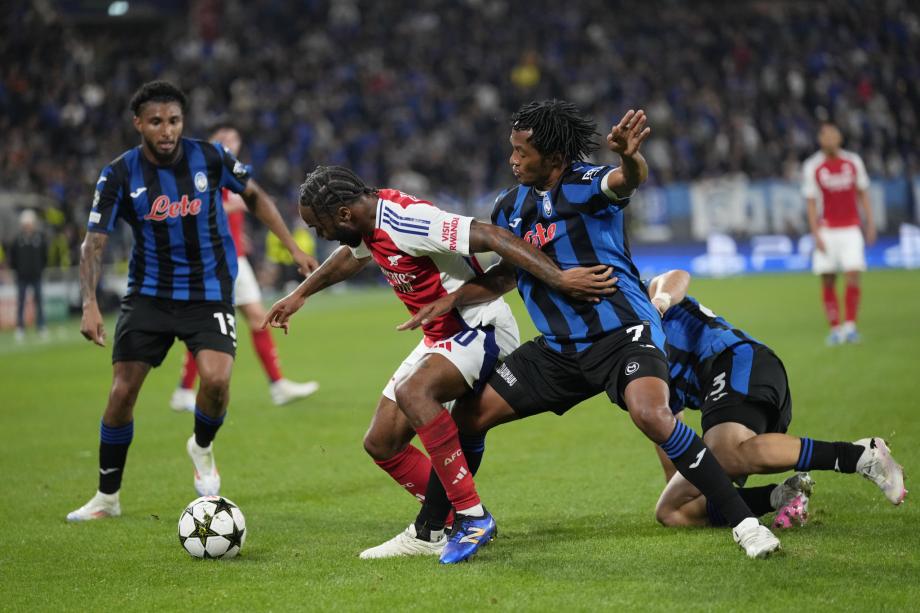 欧冠-托马斯送点拉亚两连扑 阿森纳0-0亚特兰大