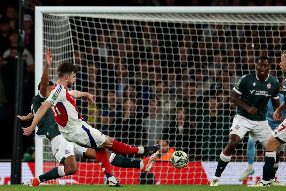 联赛杯-斯特林传射恩瓦内里双响 阿森纳5-1晋级