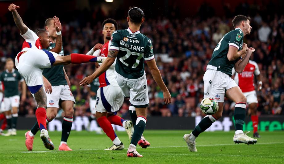 联赛杯-斯特林传射恩瓦内里双响 阿森纳5-1晋级