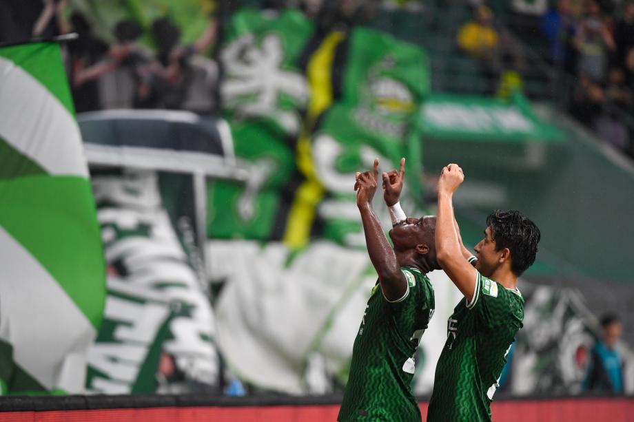 法比奥戴帽王子铭两球 国安8-1狂胜亚泰