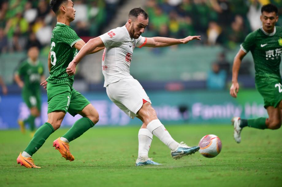 法比奥戴帽王子铭两球 国安8-1狂胜亚泰