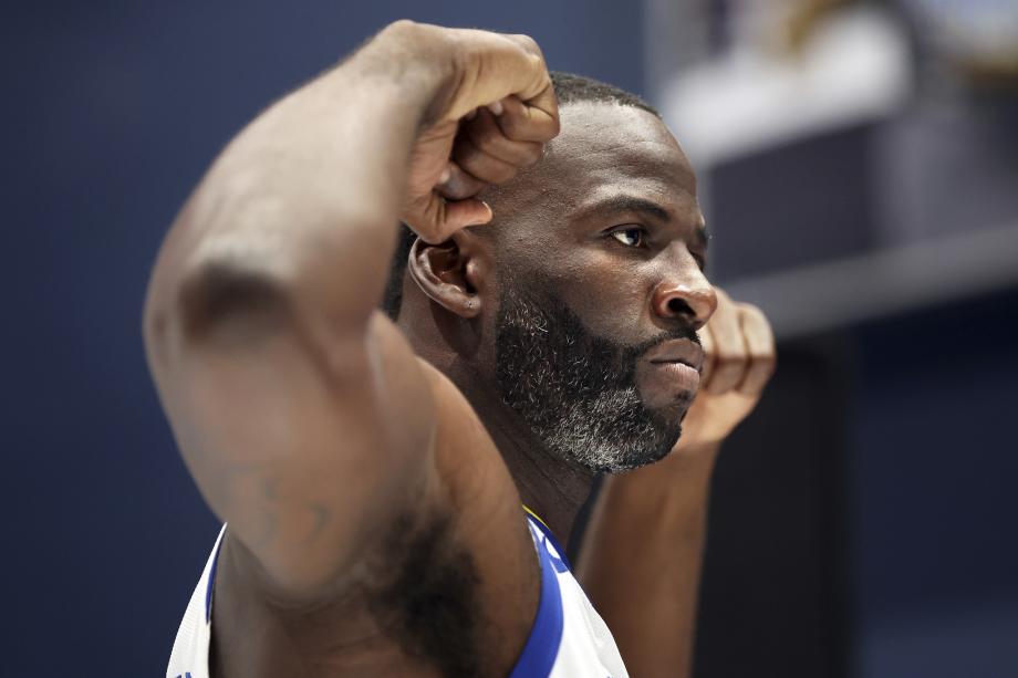 勇士队拍摄官方写真 库里追梦李凯尔领衔