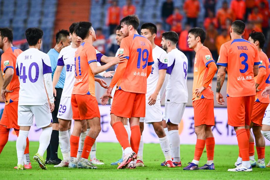 克雷桑梅开二度 山东泰山主场4-1天津津门虎