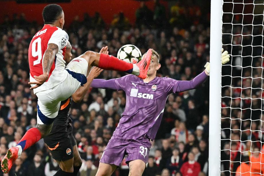 马丁内利造乌龙特罗萨德失点 阿森纳1-0矿工