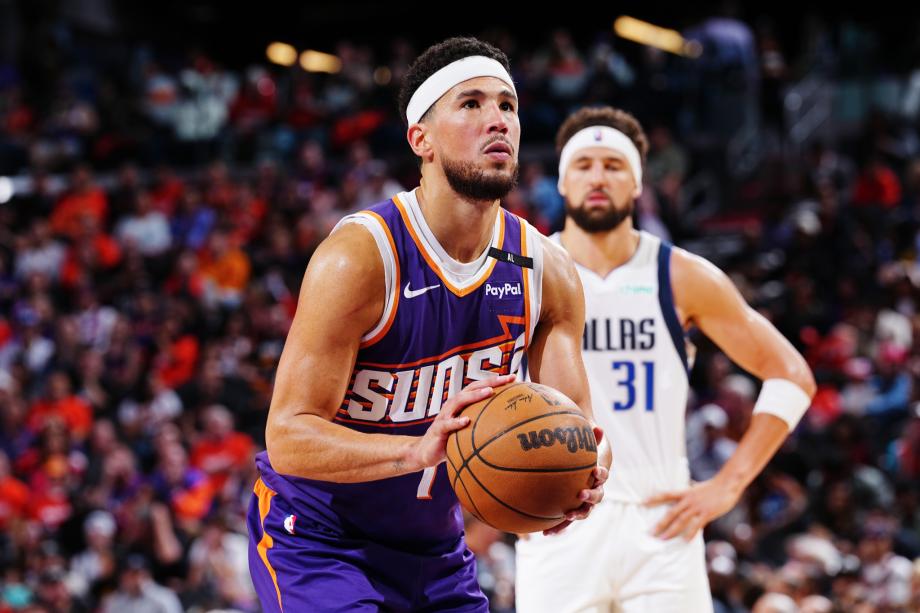 杜兰特31分迎生涯里程碑 太阳主场力擒独行侠