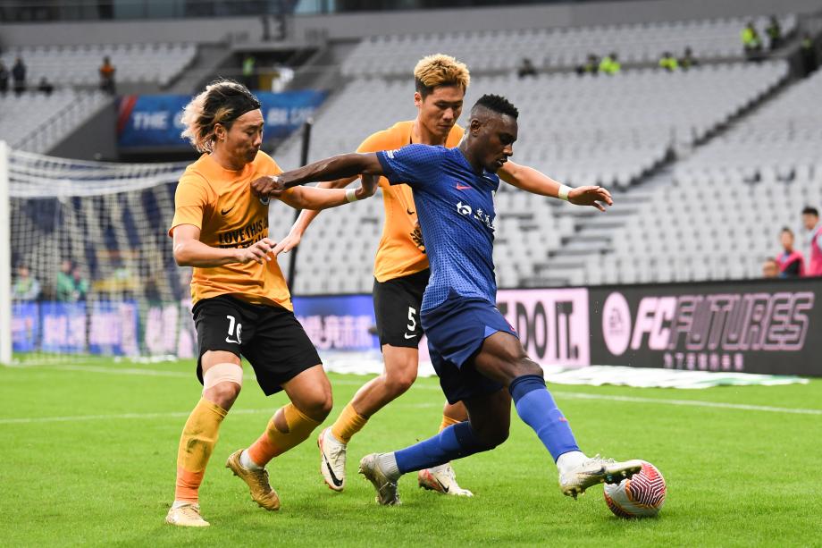 上海申花2-2遭深圳新鹏城逼平 积分榜跌至第2