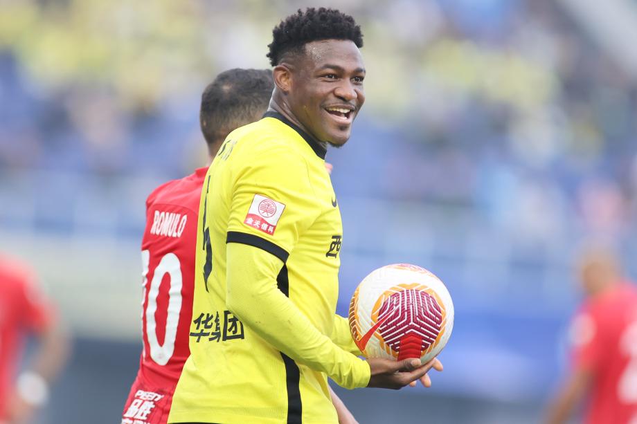 成都蓉城1-1青岛西海岸锁定亚冠二级联赛资格