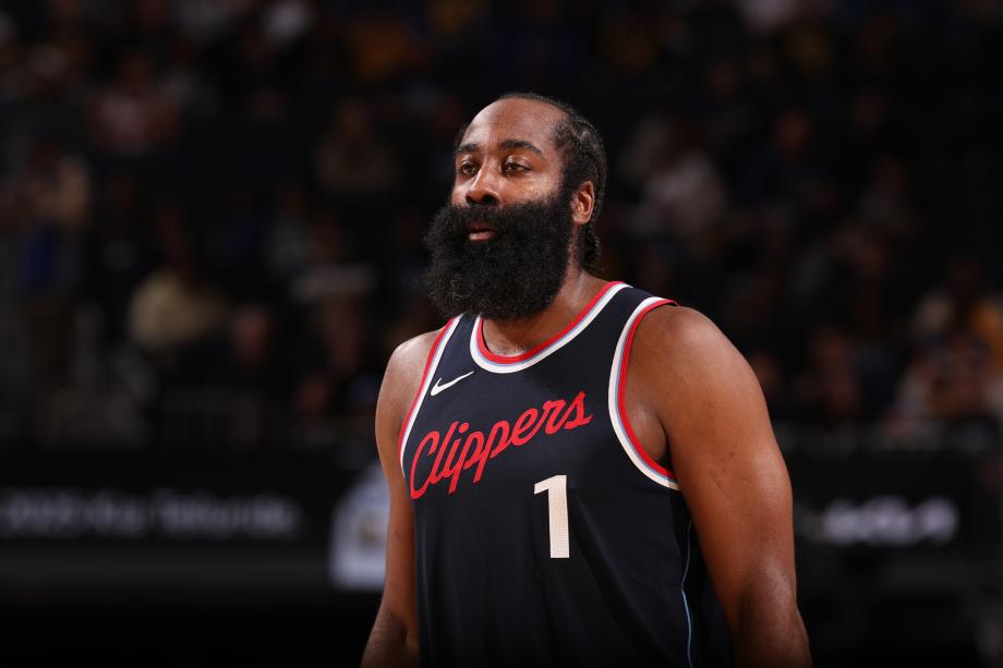 哈登23+11+7库里伤退 勇士负快船吞赛季首败