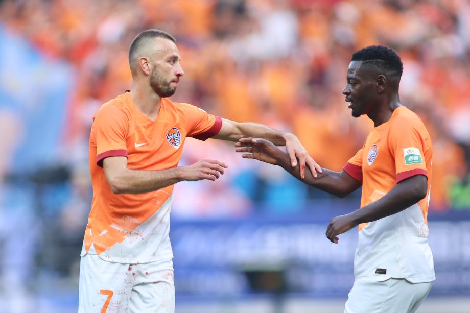 王鹏送点萨里奇点射 海牛1-0沧州雄狮携手保级