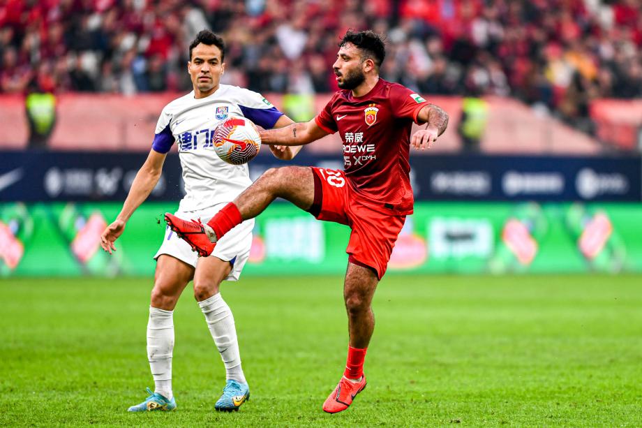 武磊独造5球 海港5-0大胜津门虎卫冕中超冠军