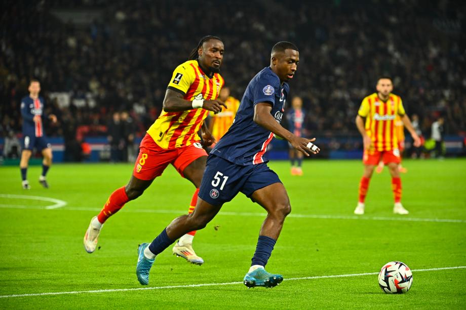 法甲-巴尔科拉助攻登贝莱闪击 巴黎主场1-0朗斯