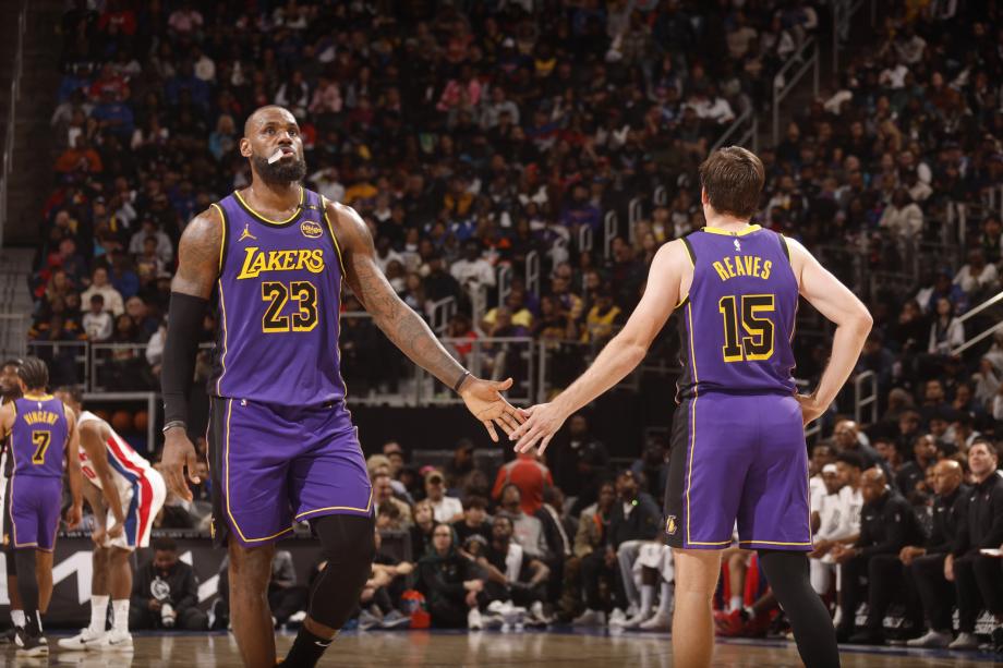 艾维26+4浓眉37+9 活塞胜湖人收获首次连胜