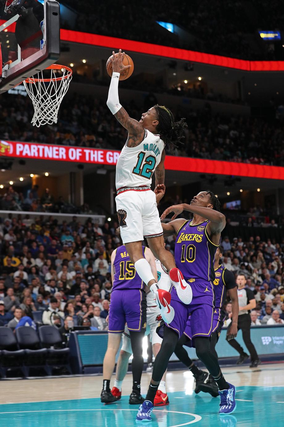 詹姆斯39分浓眉伤停 莫兰特20+5湖人不敌灰熊