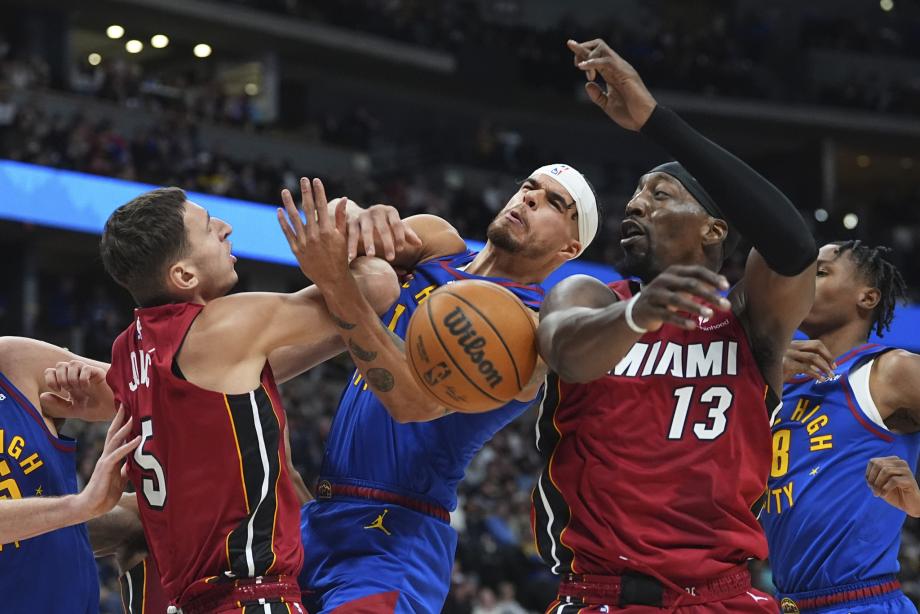 希罗24+11巴特勒伤退 约基奇三双掘金灭热火