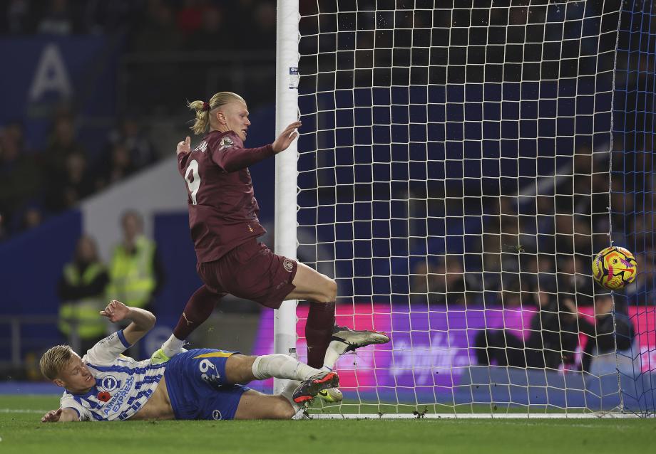 曼城客场1-2遭布赖顿逆转 各项赛事4连败