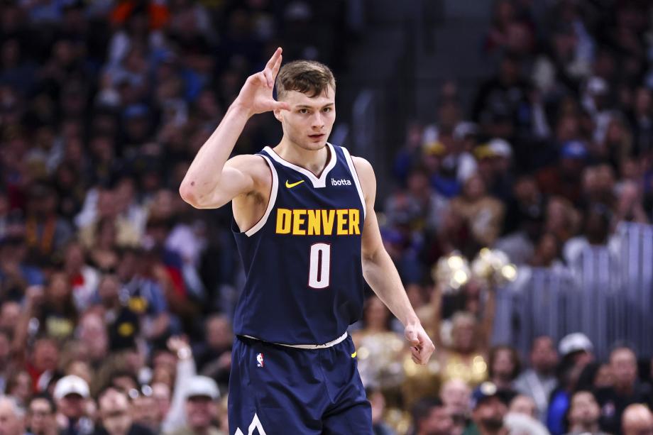 欧文43分约基奇37+18+15 掘金险胜独行侠