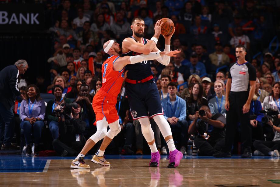 亚历山大生涯新高45+9 雷霆主场力克快船