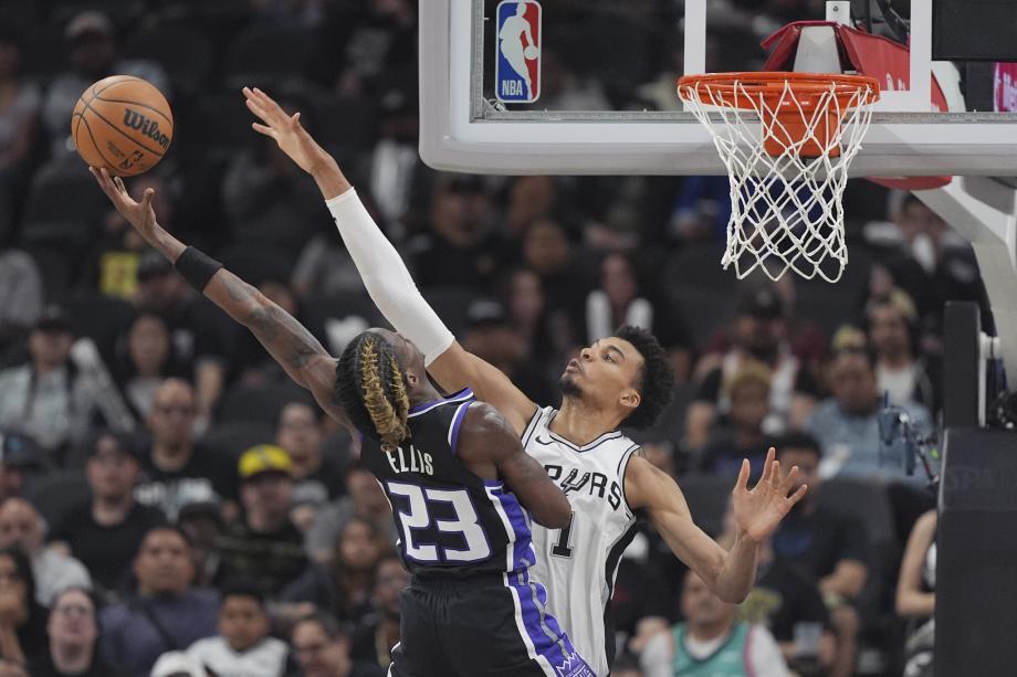 文班亚马34+14小萨23+11 马刺主场大胜国王