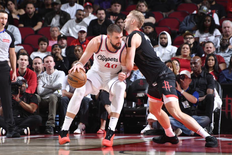 格林21+7哈登战旧主19分 替补发威火箭胜快船