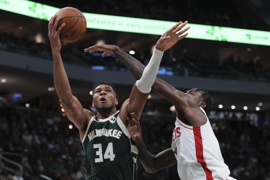 利拉德上篮绝杀字母哥20+14 雄鹿险胜火箭