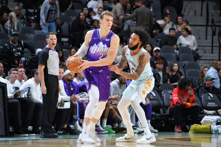 保罗两双马尔卡宁27分 文班缺阵马刺胜爵士