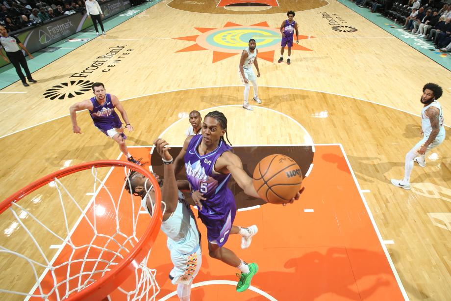 保罗两双马尔卡宁27分 文班缺阵马刺胜爵士