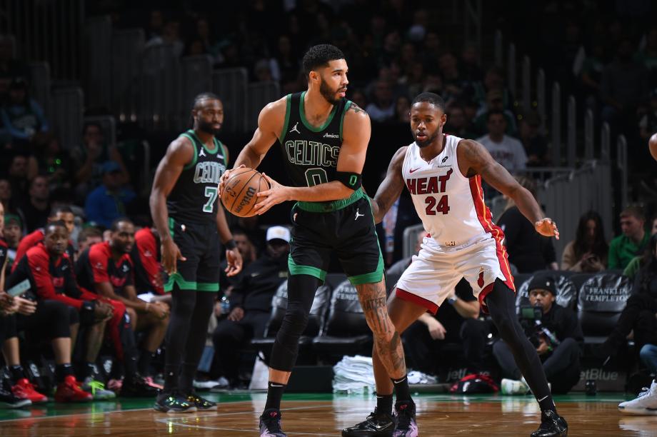 布朗29+7塔图姆18+11 凯尔特人背靠背大胜热火