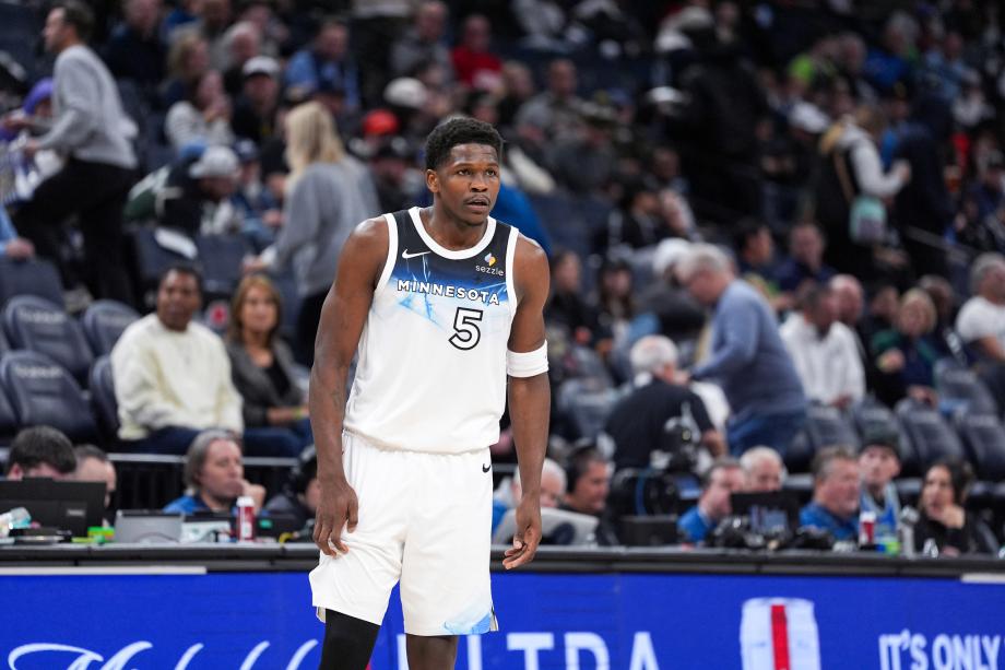 詹姆斯仅10分戈贝尔17+12 湖人29分惨败森林狼