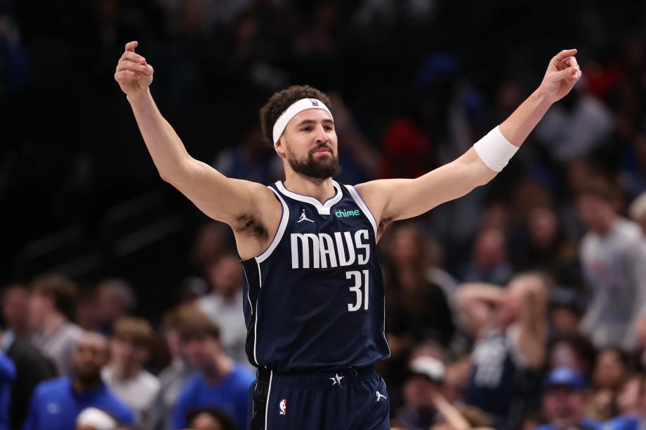 东欧合砍47分加福德23+5 独行侠主场大胜开拓者