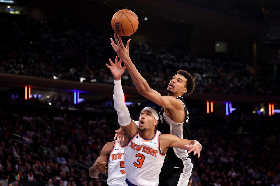 布里奇斯41分文班空砍42+18 尼克斯险胜马刺