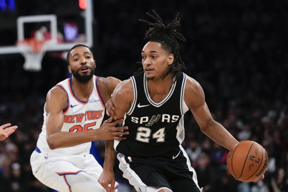 布里奇斯41分文班空砍42+18 尼克斯险胜马刺