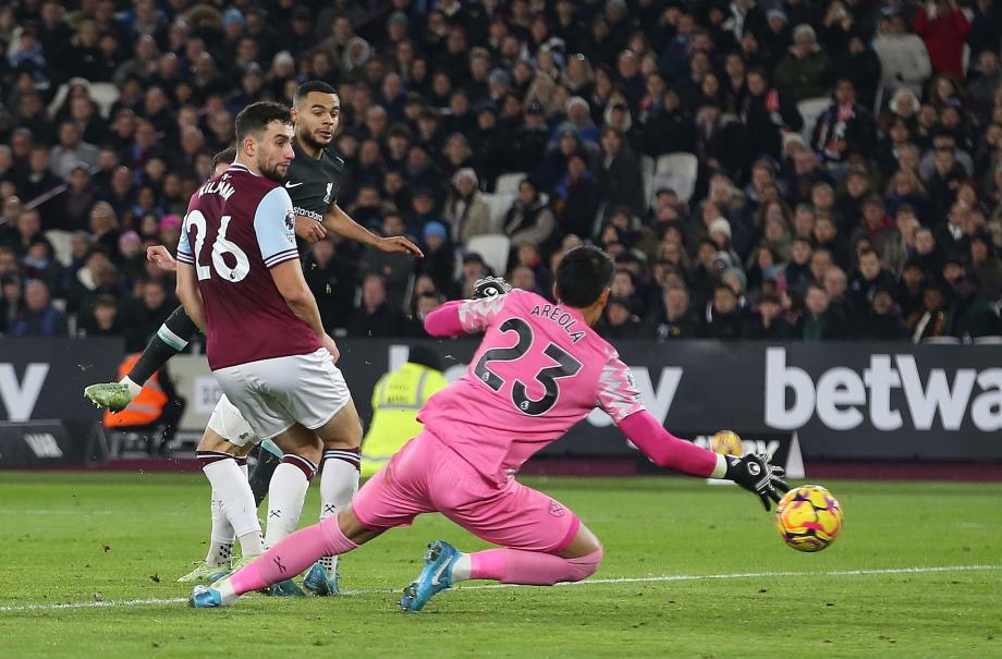 萨拉赫两传一射迪亚斯破门 利物浦客场大胜