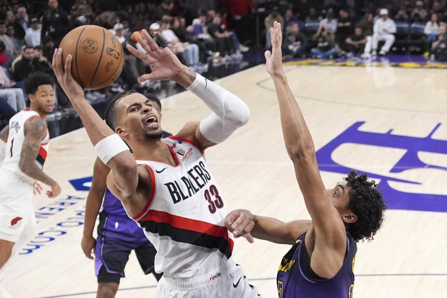 詹姆斯38+8西蒙斯23分 浓眉缺阵湖人胜开拓者